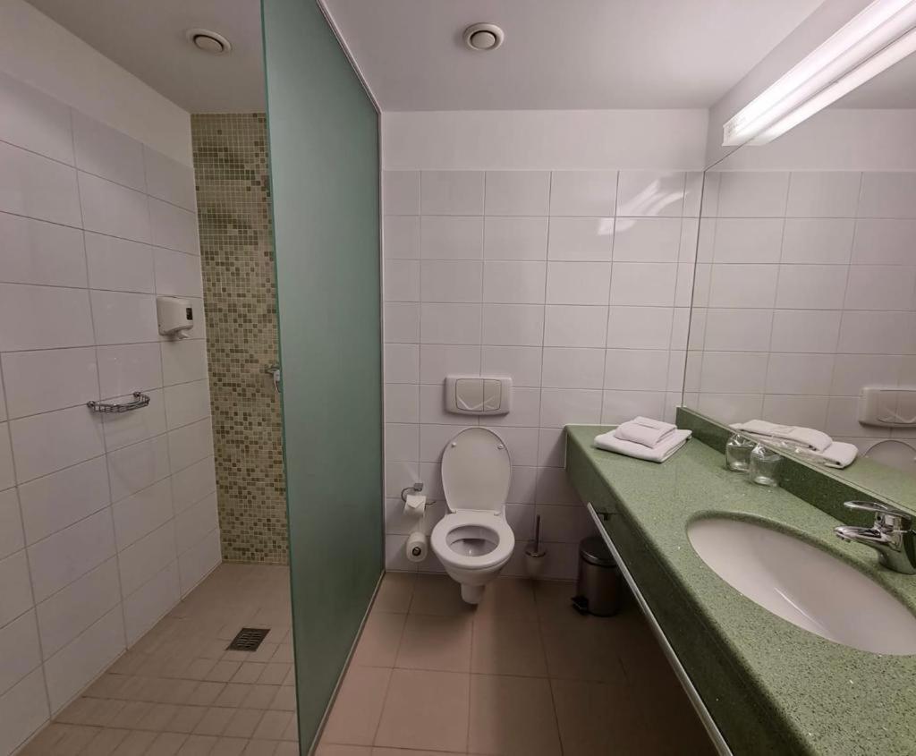 The Gerald'S Hotel Rădăuţi Esterno foto