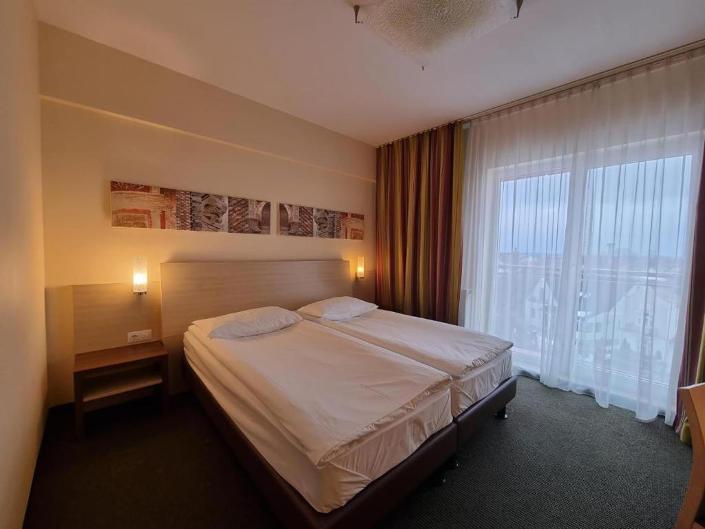 The Gerald'S Hotel Rădăuţi Esterno foto