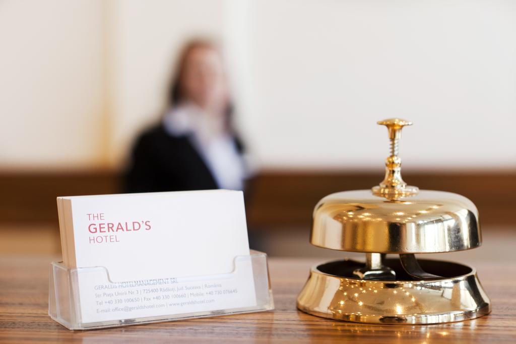 The Gerald'S Hotel Rădăuţi Esterno foto
