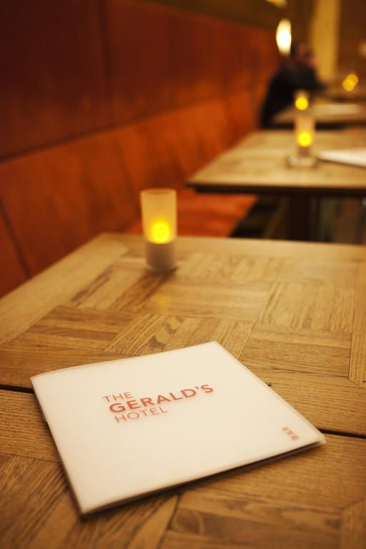 The Gerald'S Hotel Rădăuţi Esterno foto
