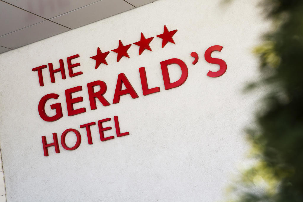 The Gerald'S Hotel Rădăuţi Esterno foto